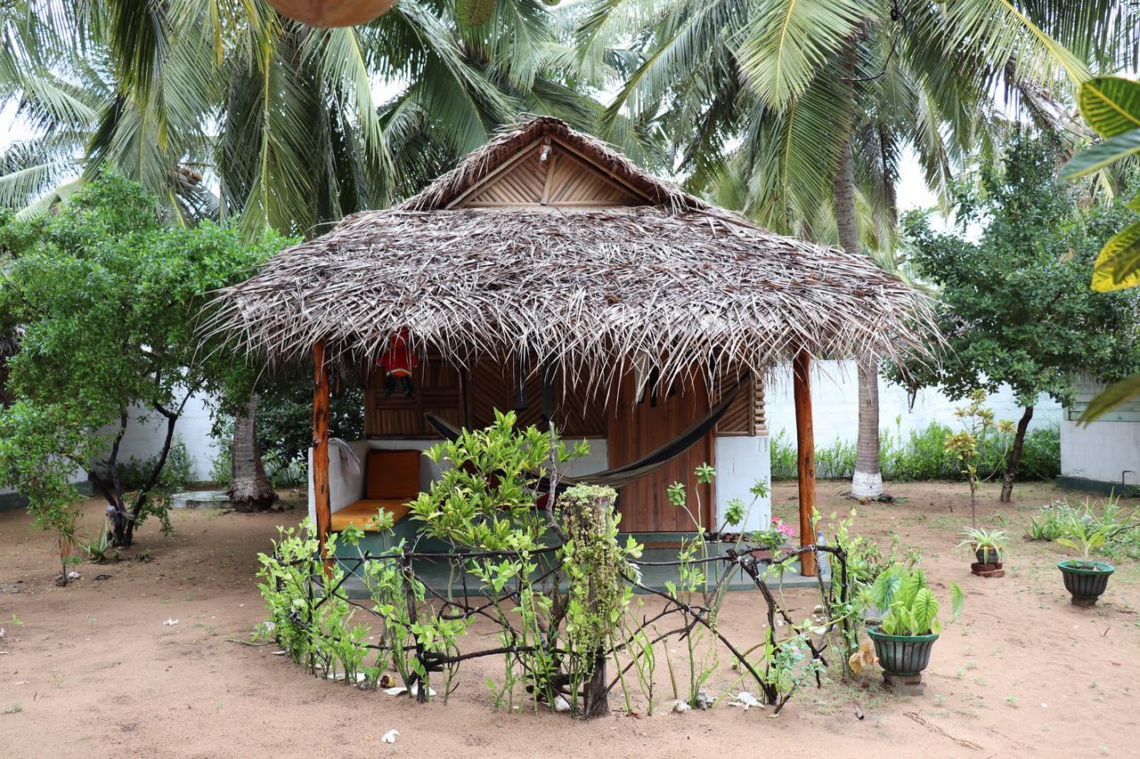 Sun Wind Beach Kalpitiya Kite Resort Extérieur photo