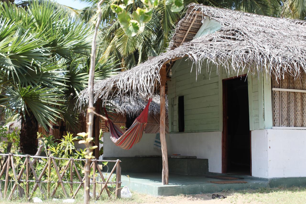 Sun Wind Beach Kalpitiya Kite Resort Extérieur photo